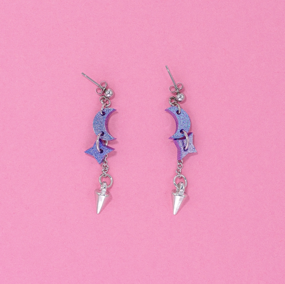 ⭐️ Holographic Lilac Callista Earrings ⭐️